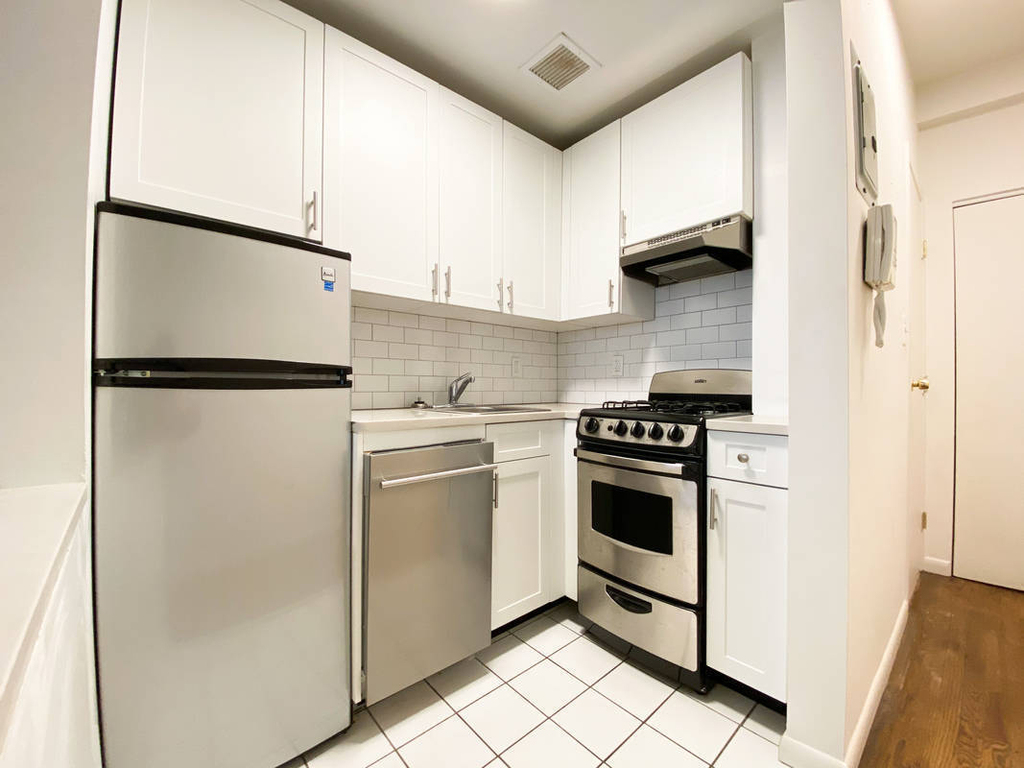 216 East 85th Street - Photo 3