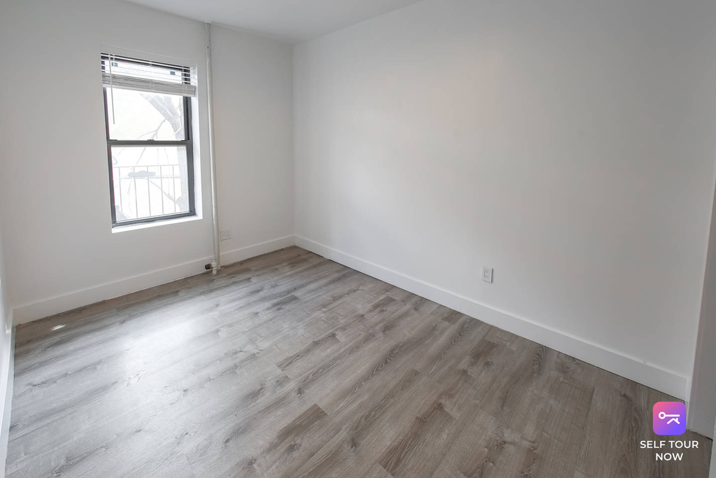 34-04 34th Avenue - Photo 4