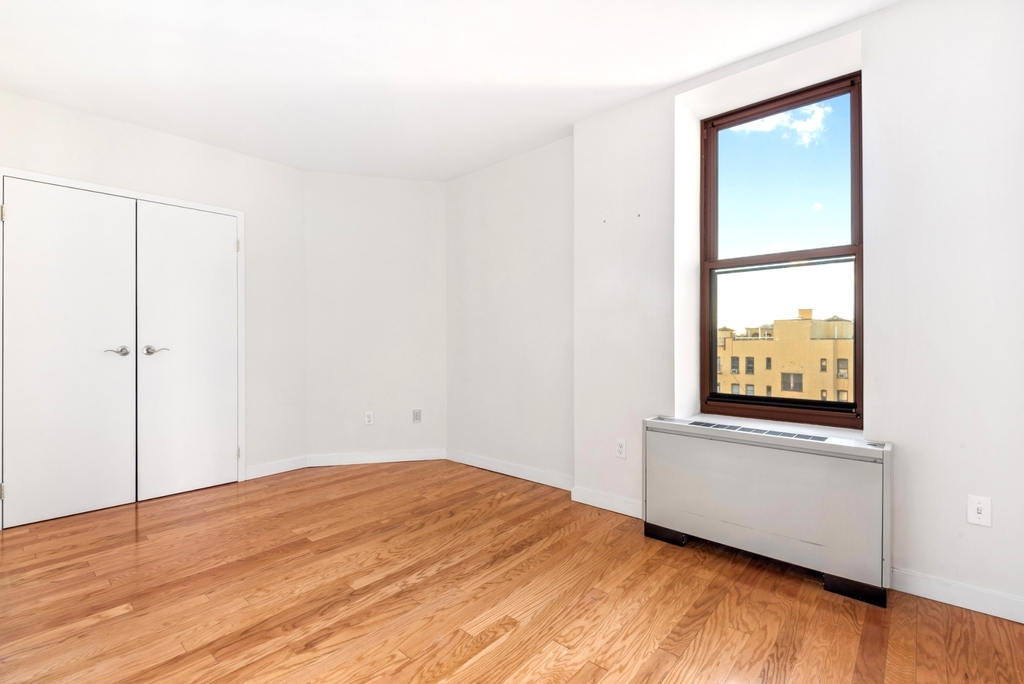 33 Lincoln Road - Photo 2