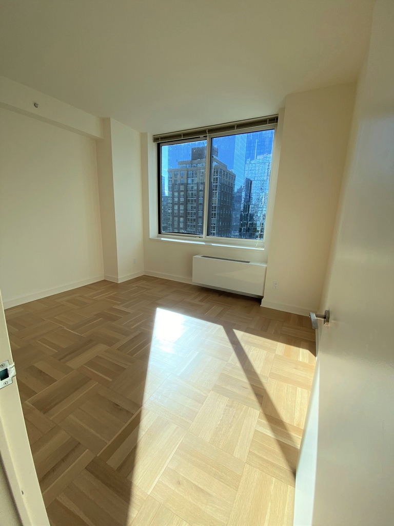 400 West 63rd Street - Photo 4