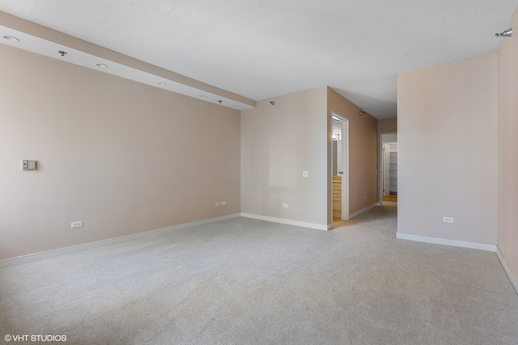 512 North Mcclurg Court - Photo 12