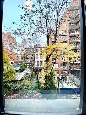 East 83rd Street - Photo 4