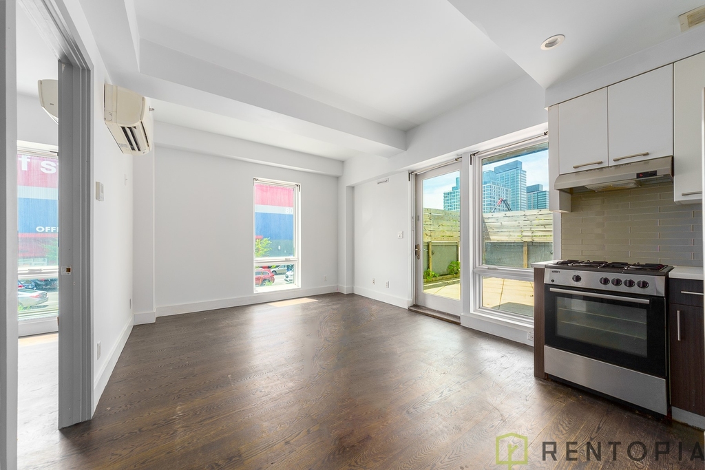 596 Washington Avenue - Photo 0