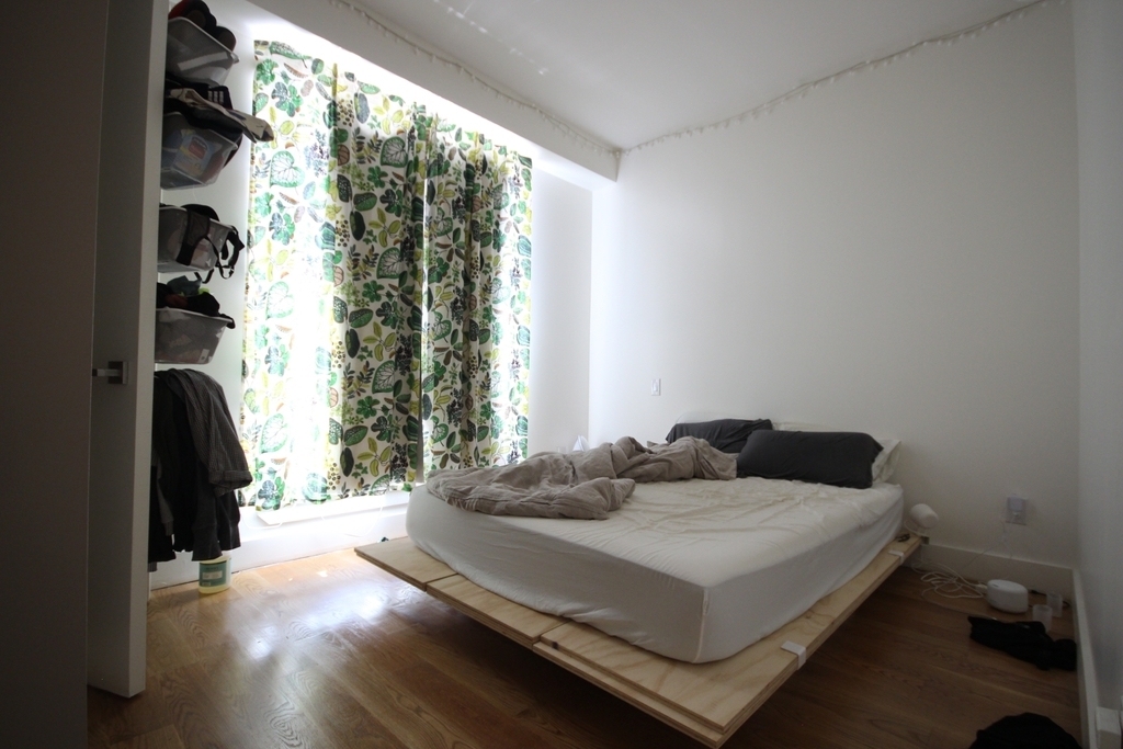 810 Flushing Avenue - Photo 5