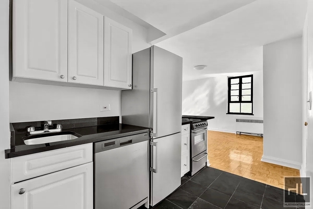 310 East 44 Street - Photo 1