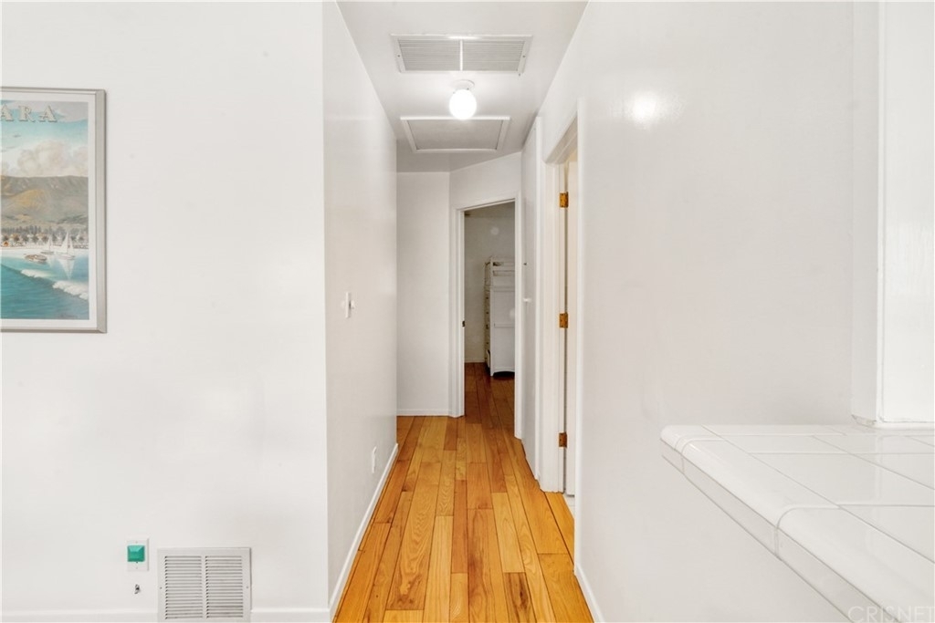 1204 Bay Street - Photo 7