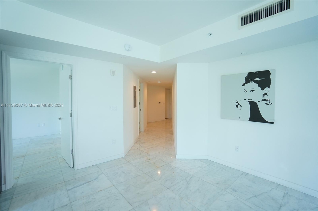 500 Brickell Ave - Photo 15