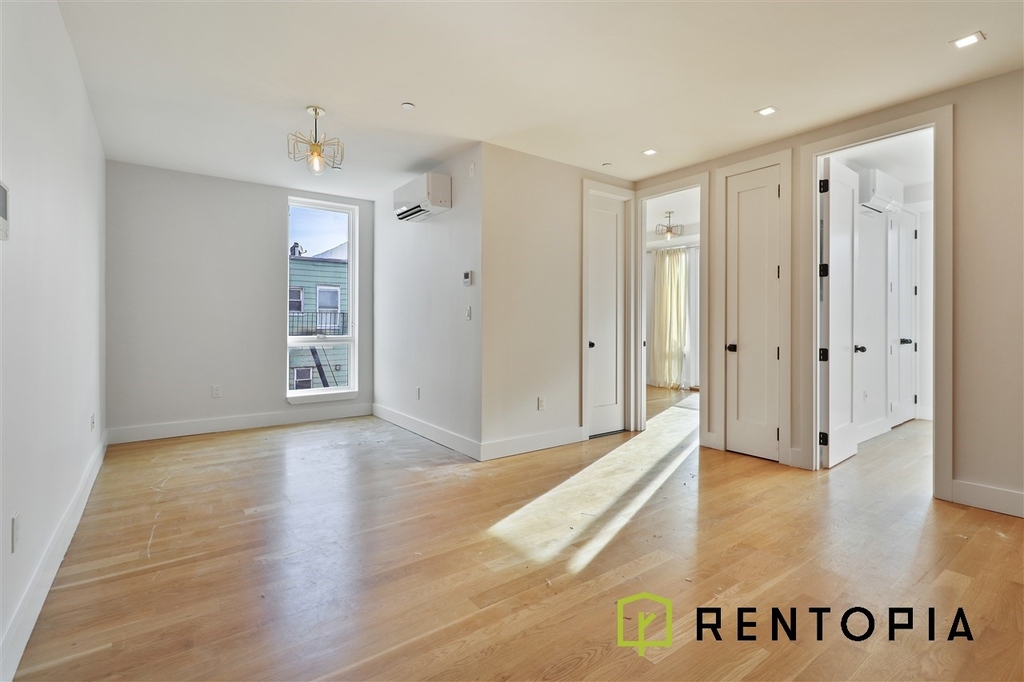 41 Skillman Avenue - Photo 0