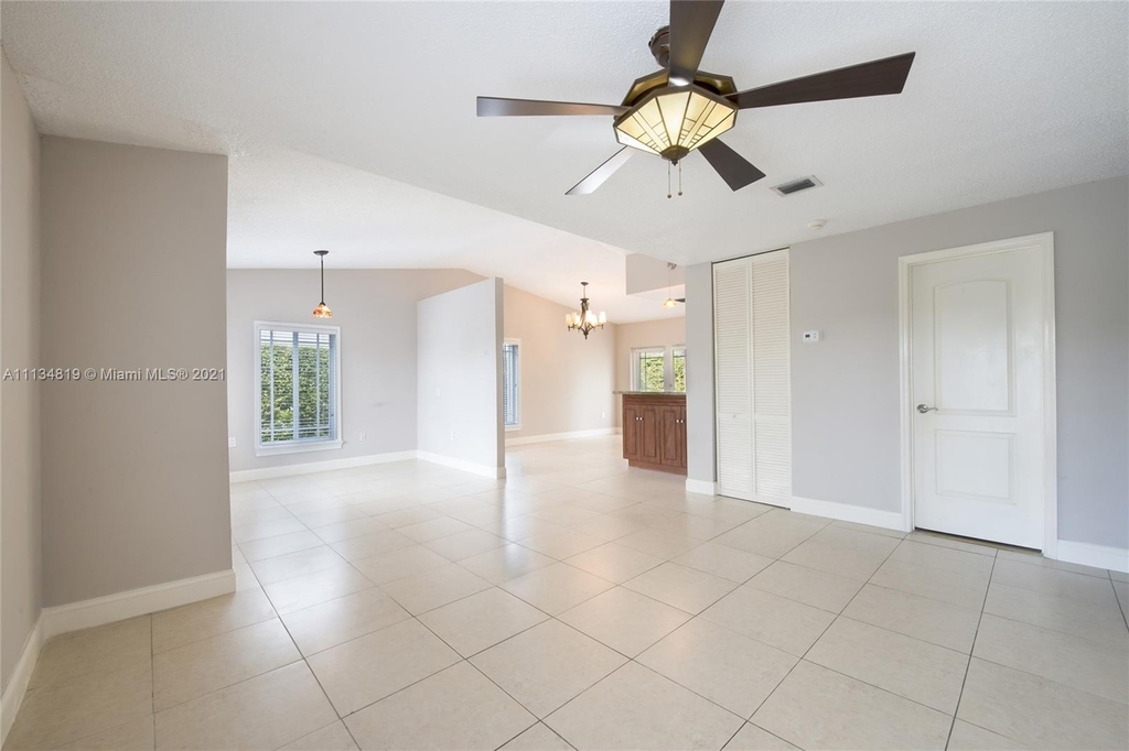 4200 Sw 138th Pl - Photo 1