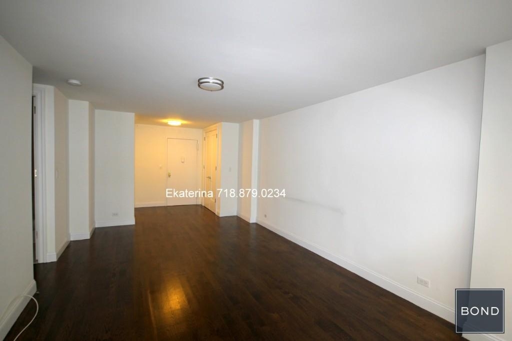 96 Fifth Avenue - Photo 1