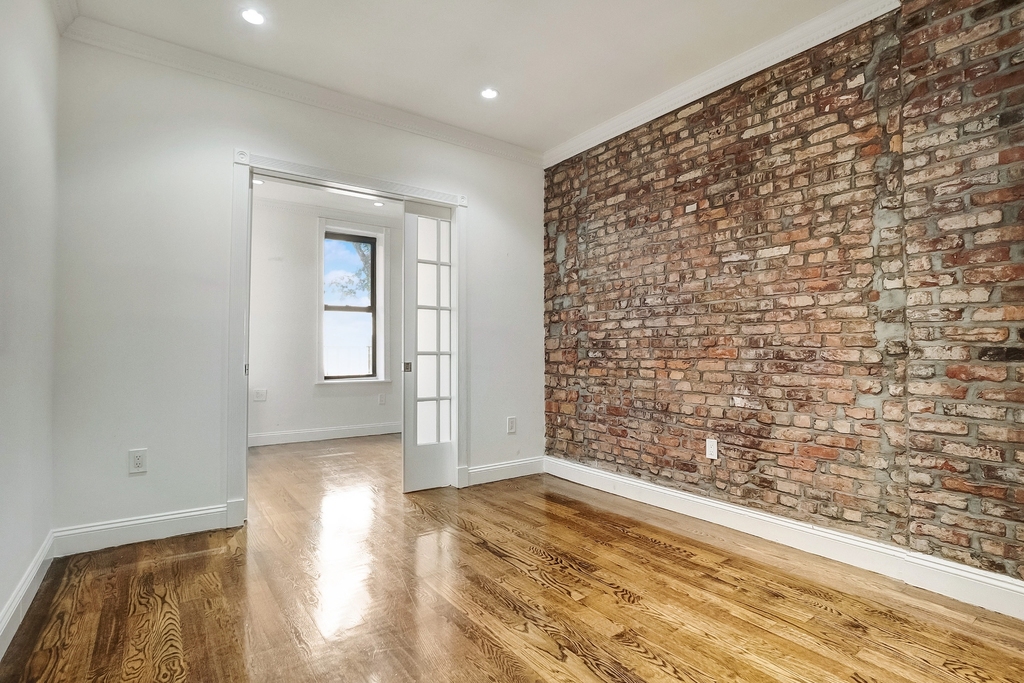 307 Mott Street - Photo 1