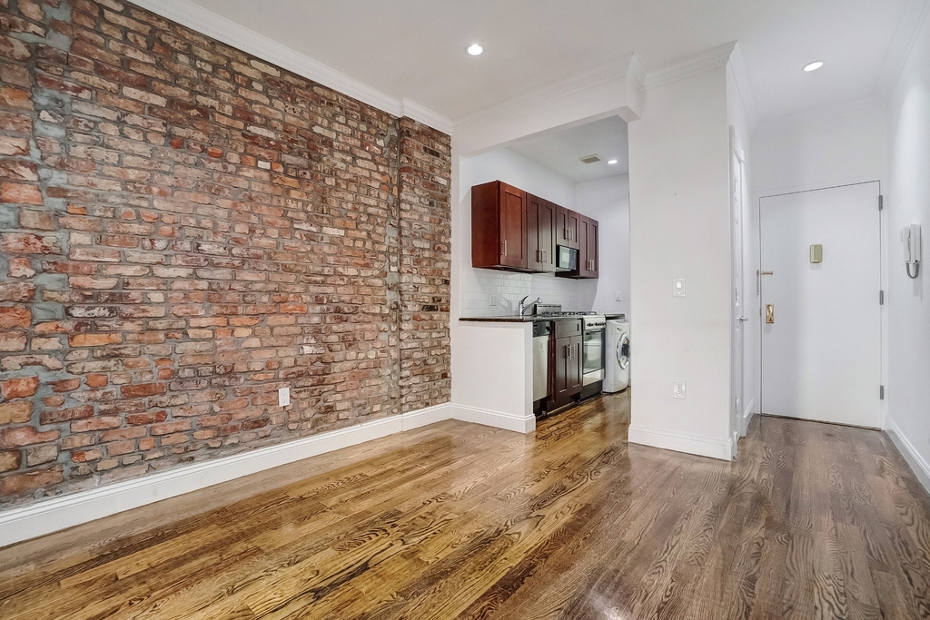 307 Mott Street - Photo 3