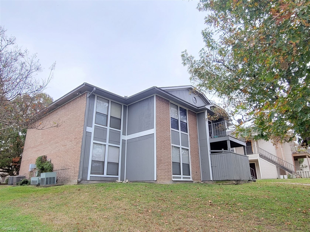 405 Fall Cir - Photo 1