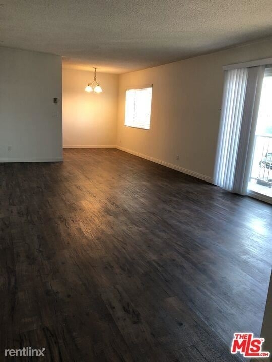 1144 21st St Apt 4 - Photo 3