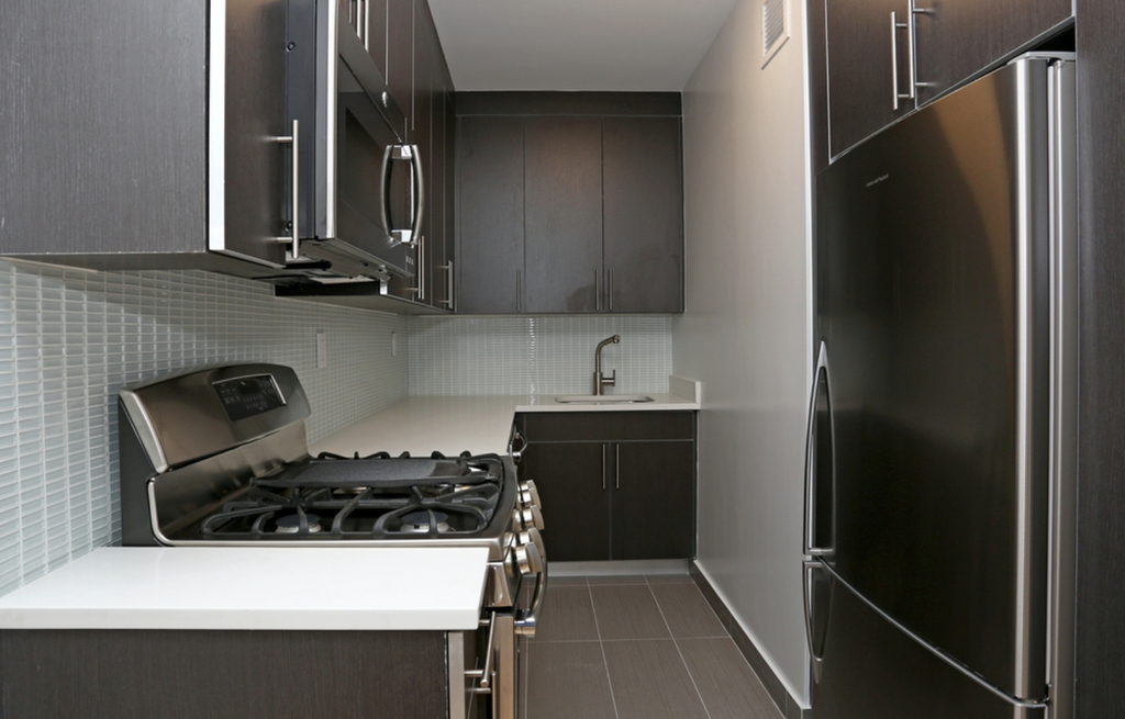 410 West 53rd Street - Photo 1