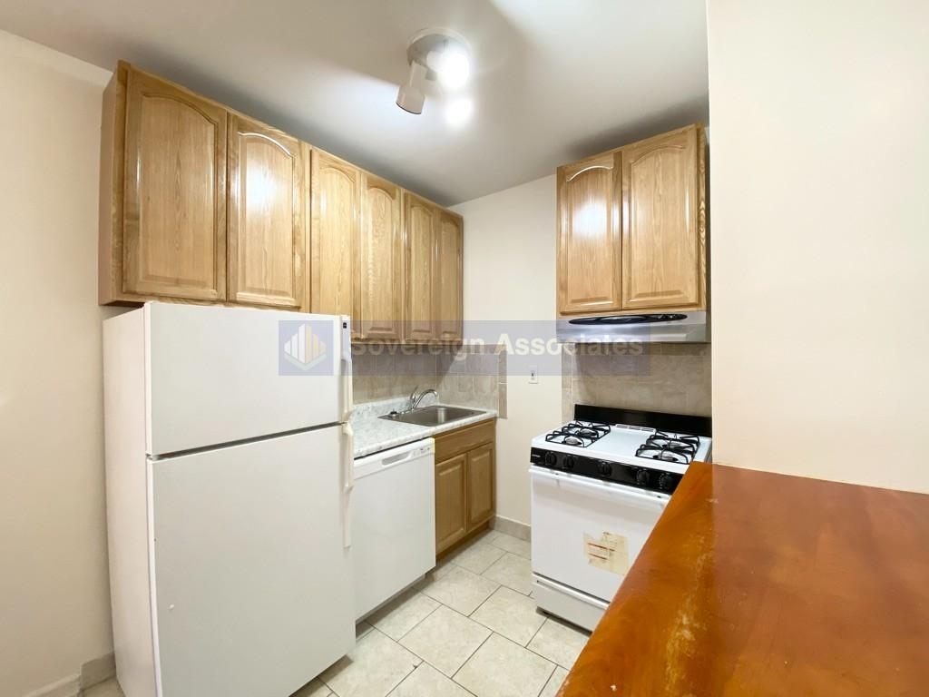 707 West 171st Street - Photo 4