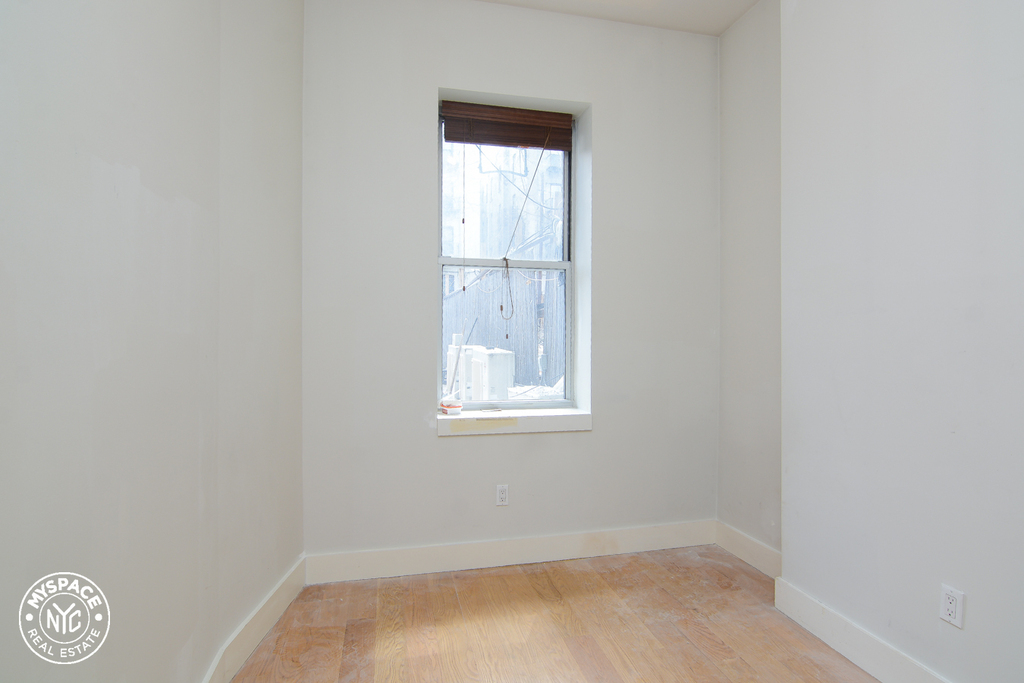 828 St Johns Place - Photo 3