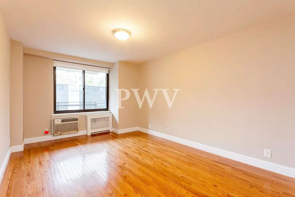 792 Columbus Avenue - Photo 3