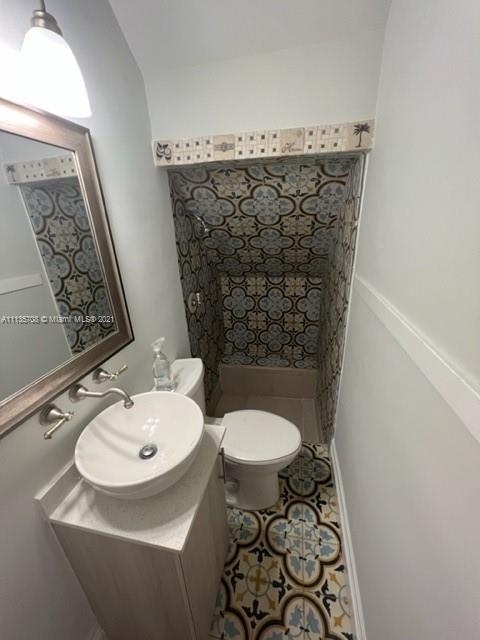 327 W 28th St - Photo 10