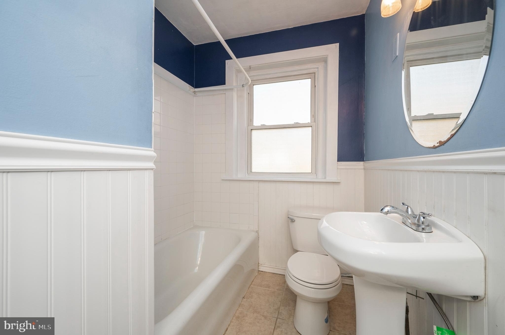 5836 Henry Avenue - Photo 3