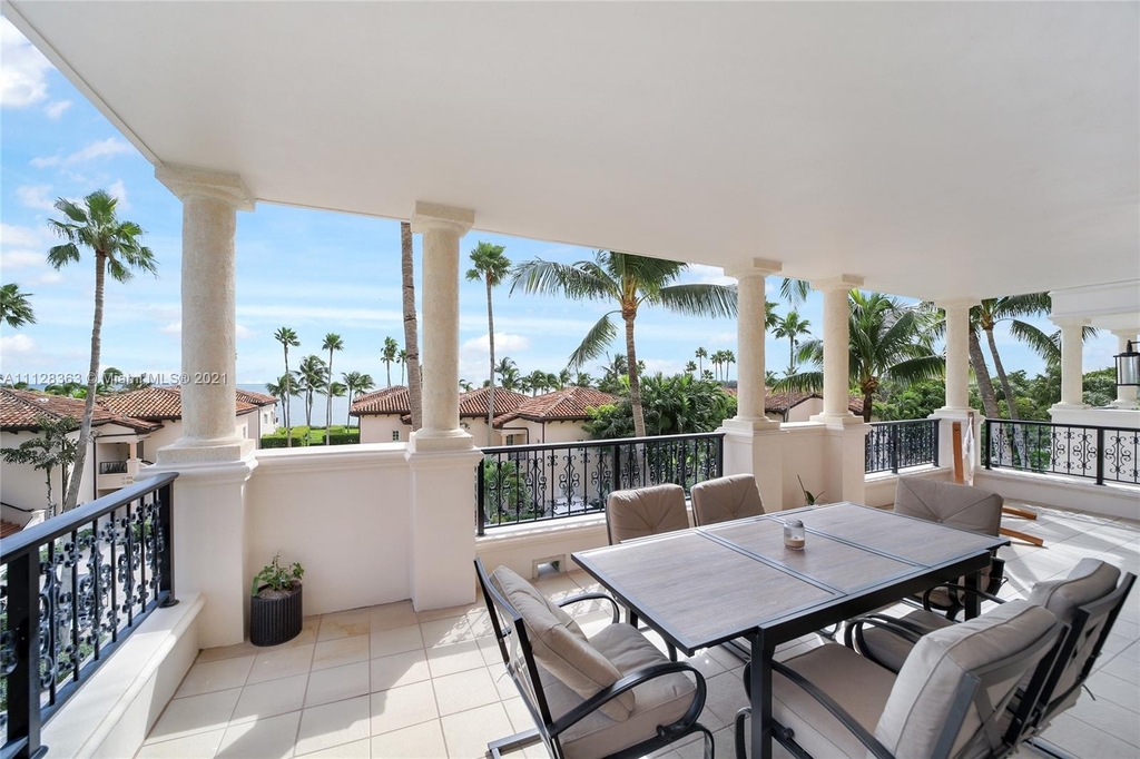 19133 Fisher Island Dr - Photo 28