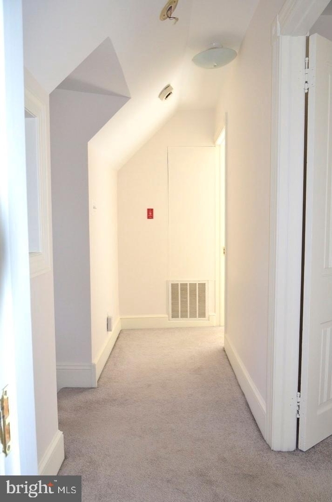 241 S Bryn Mawr Avenue - Photo 14