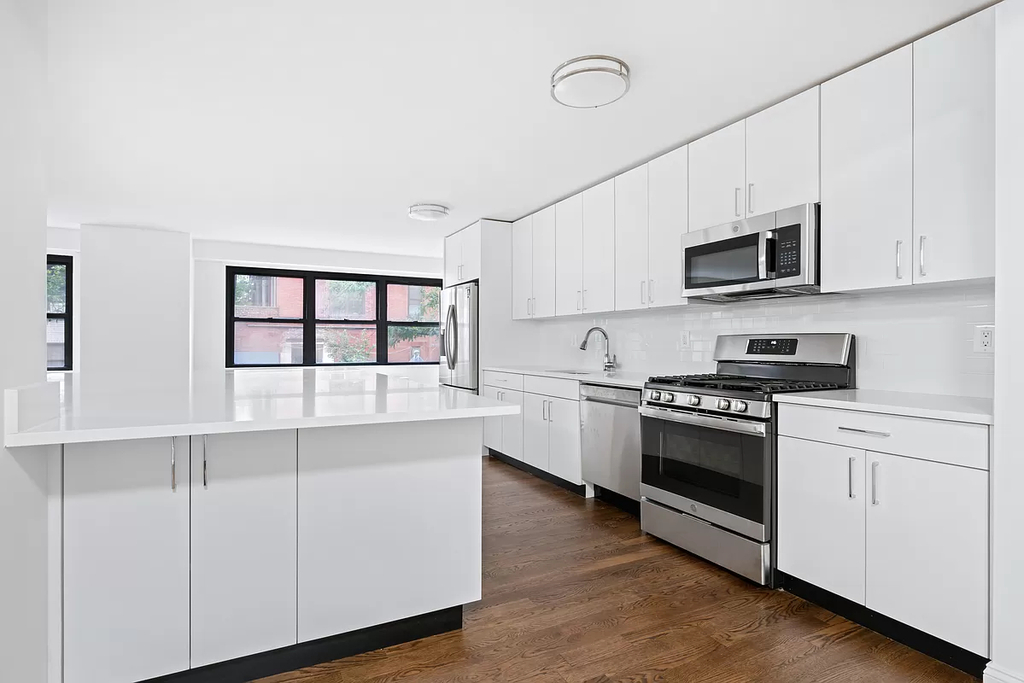 401 East 88th Street - Photo 5