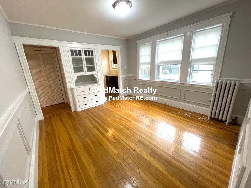 136 Arlington St 1 - Photo 0