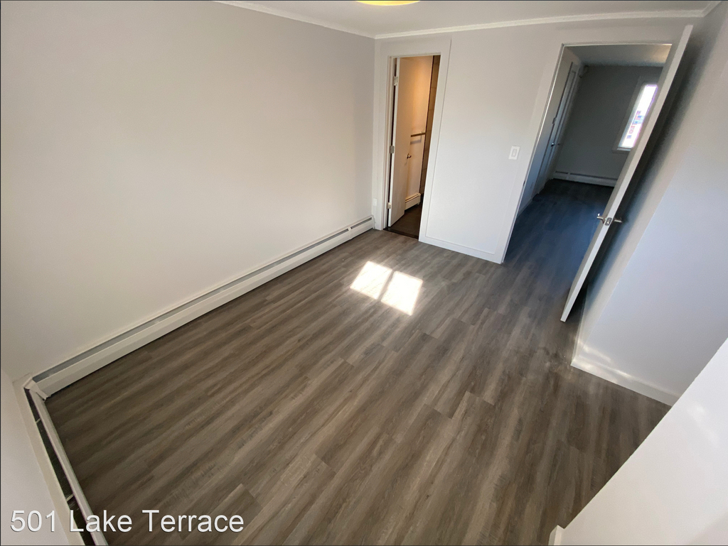 501 Lake Terrace - Photo 1