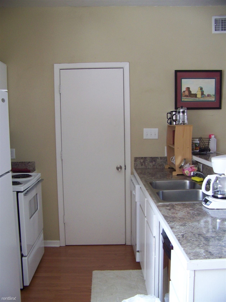 309 Mobile Ave Apt 8 - Photo 1