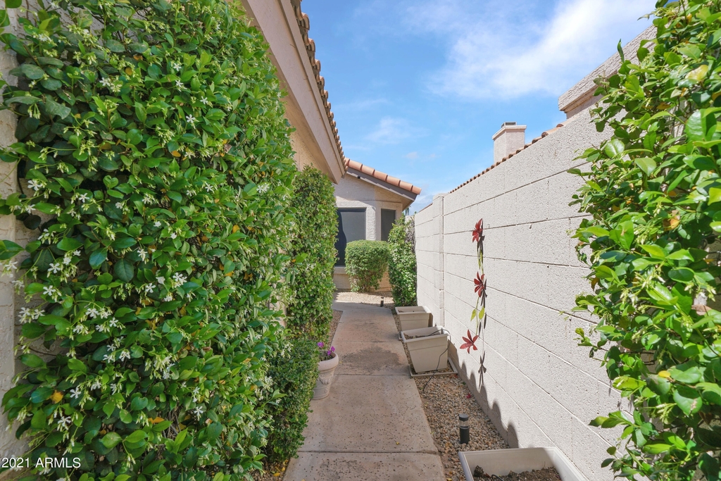 11010 W Poinsettia Drive - Photo 4