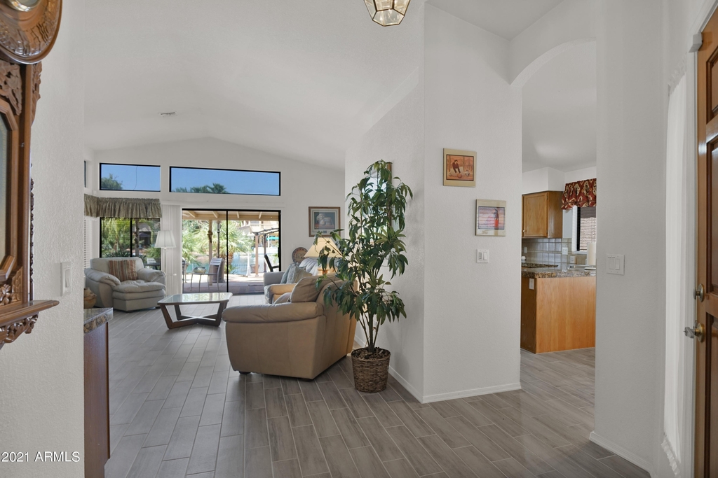 11010 W Poinsettia Drive - Photo 6