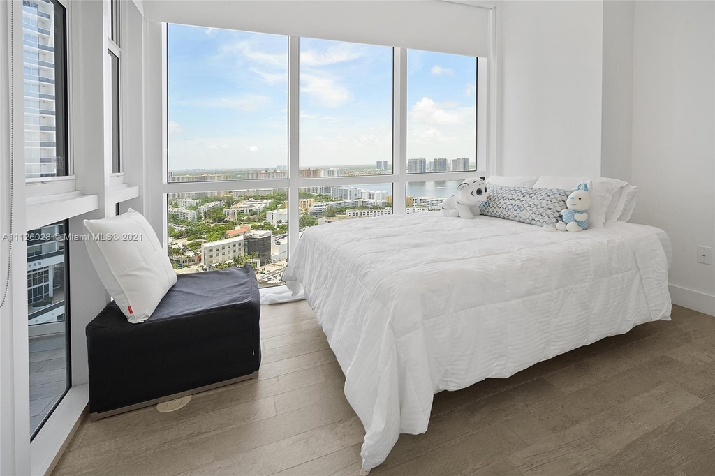 18201 Collins Ave - Photo 12