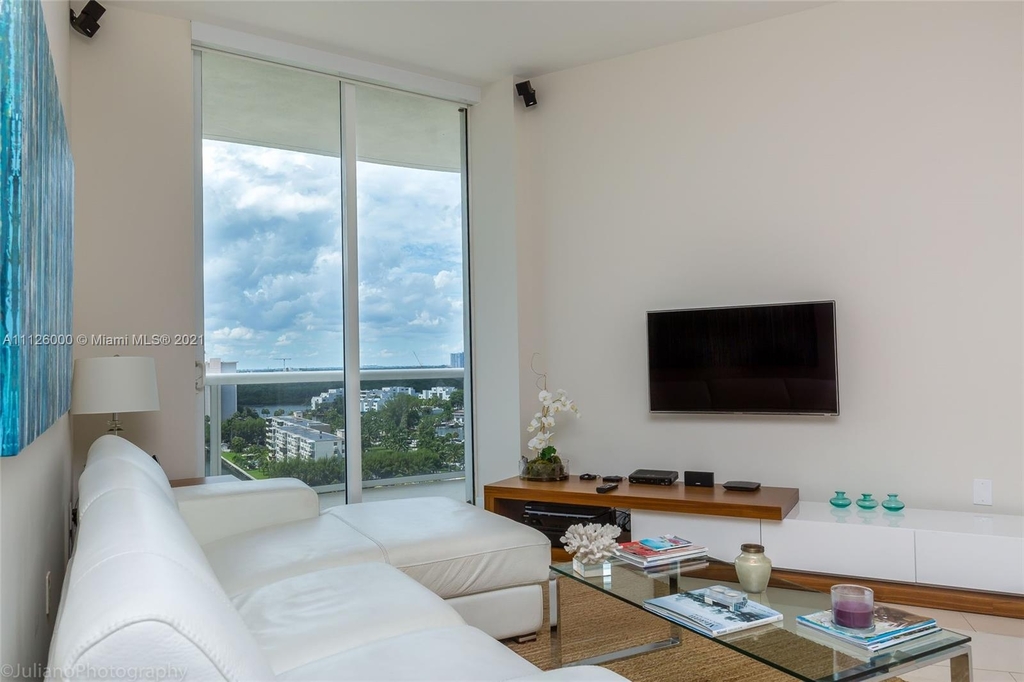 15811 Collins Ave - Photo 8