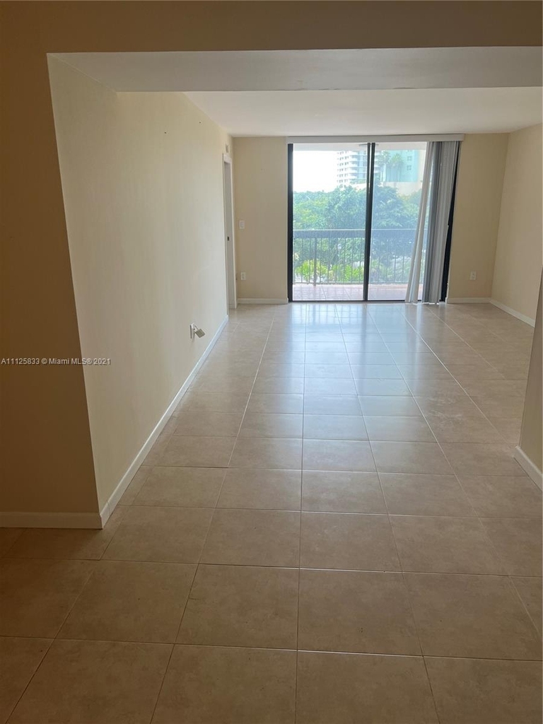 2333 Brickell Ave - Photo 1