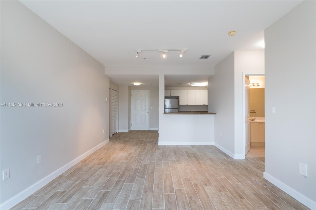 2280 Sw 32nd Ave - Photo 2