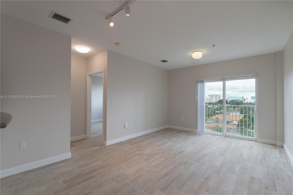 2280 Sw 32nd Ave - Photo 3