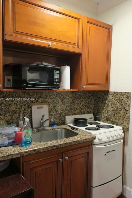 4250 Sw 74th Ave - Photo 9