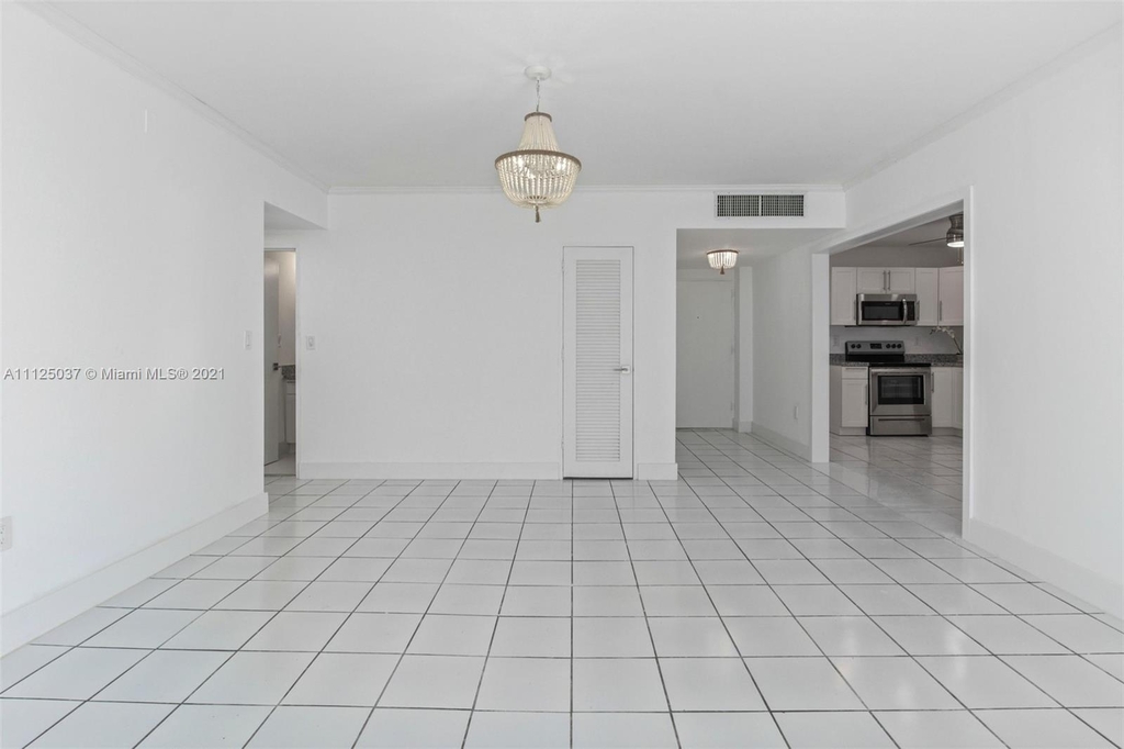 5001 Collins Ave - Photo 9