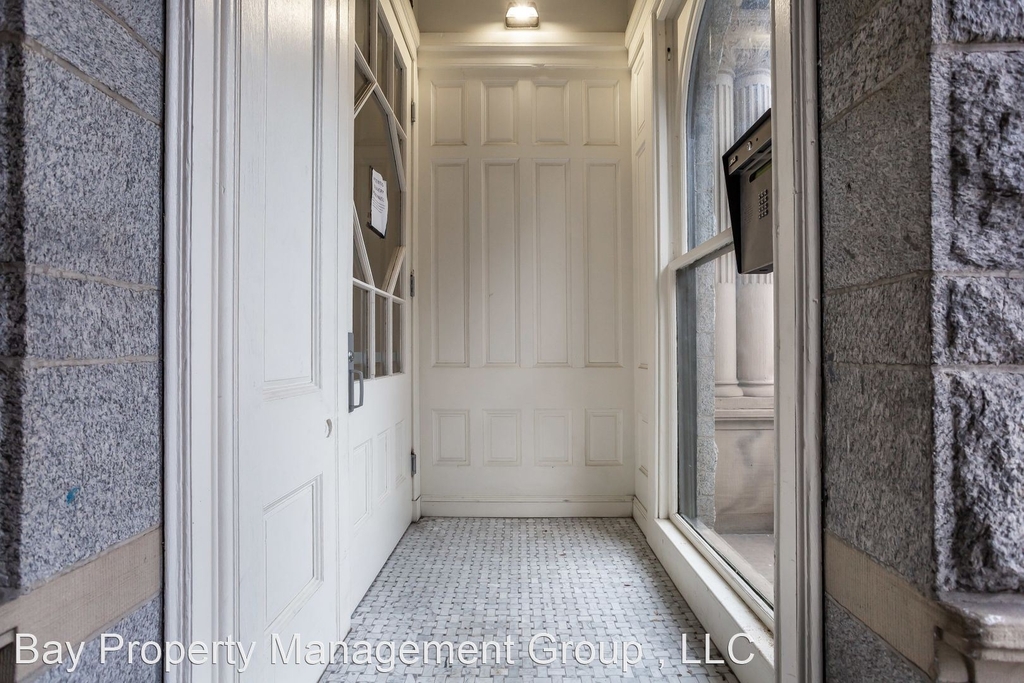 605 Park Ave - Photo 1