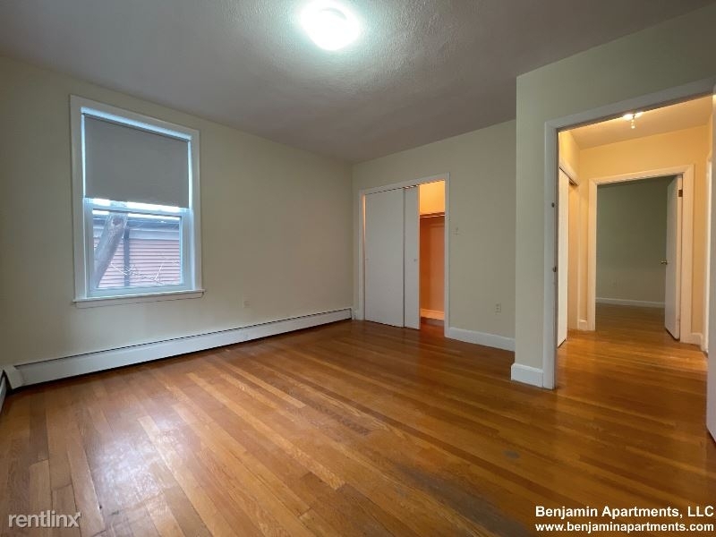 310 Tappan St 3 - Photo 1