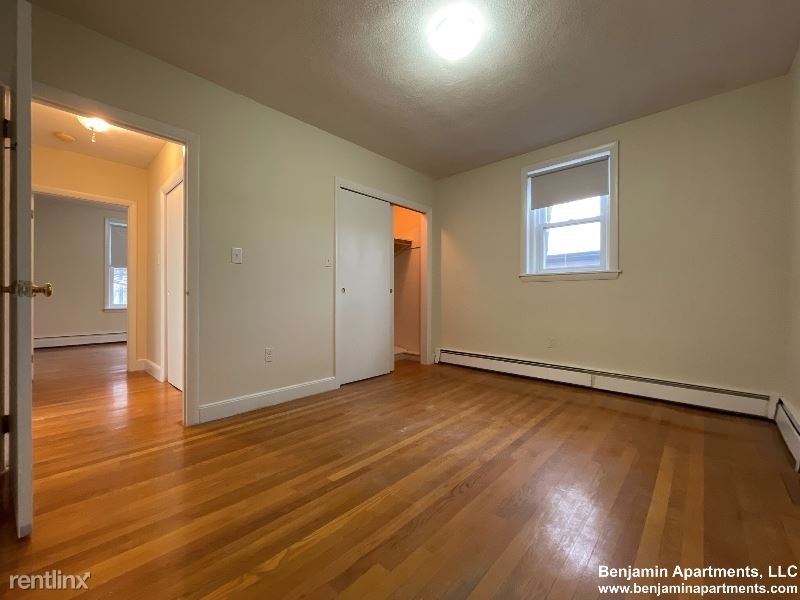 310 Tappan St 3 - Photo 2