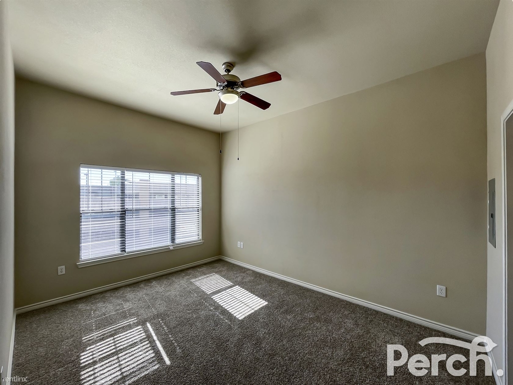 12601 Bee Caves Parkway - Photo 13