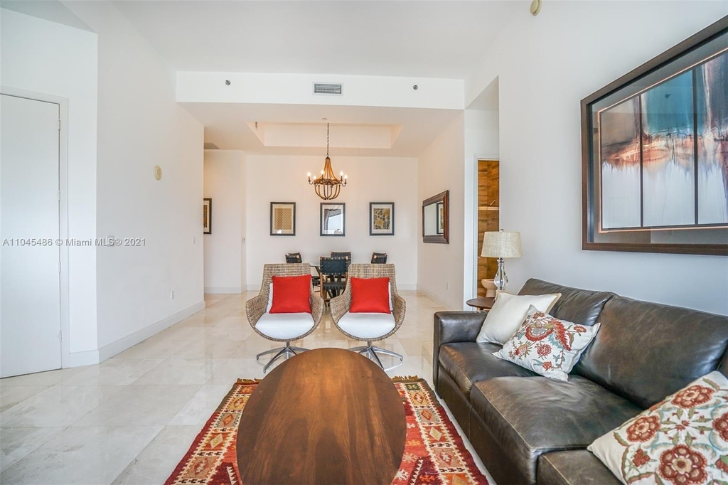 15811 Collins Ave - Photo 4