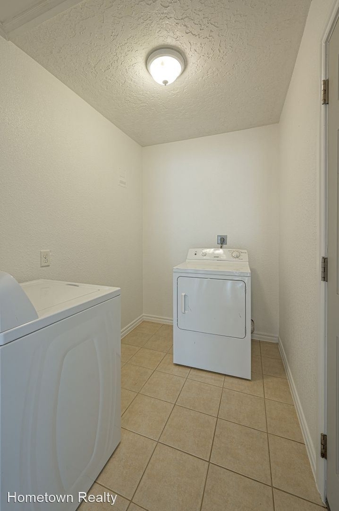 Lawton Townhomes - Photo 5