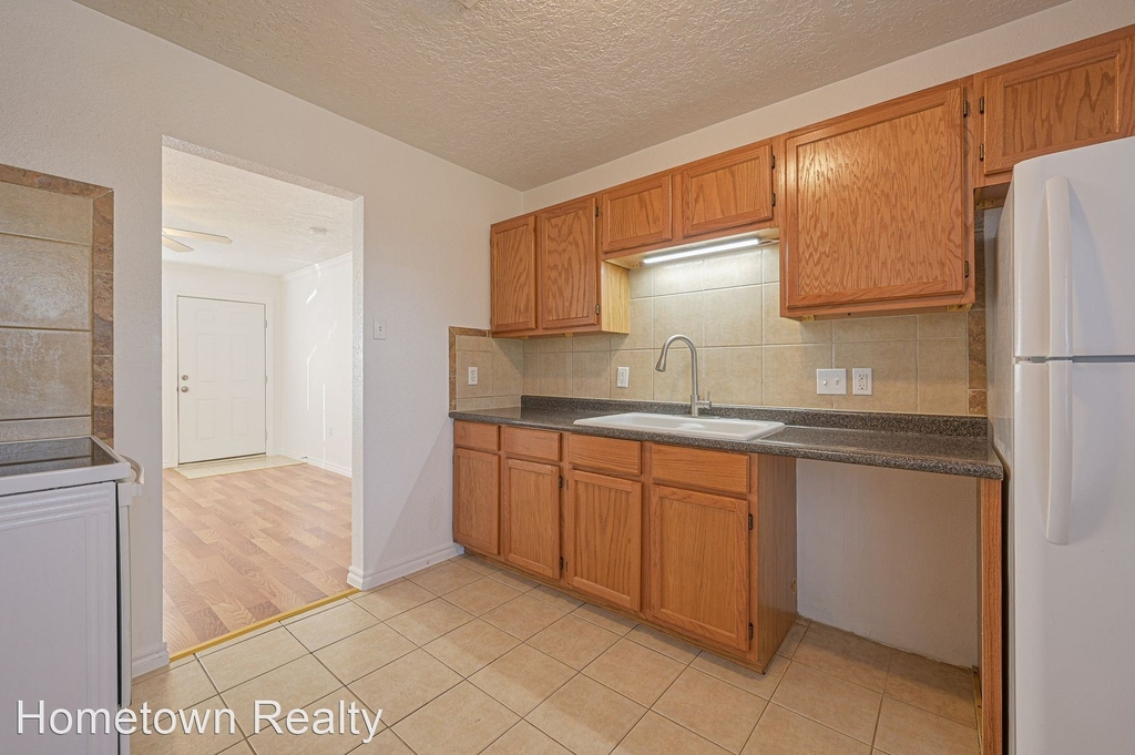 Lawton Townhomes - Photo 6