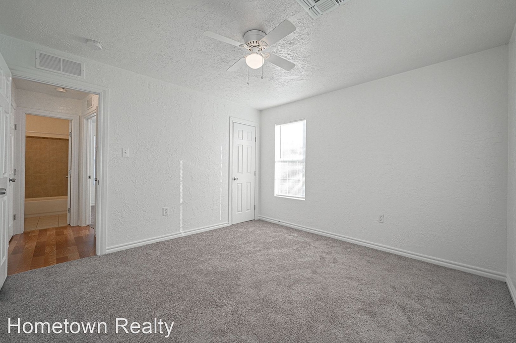 Lawton Townhomes - Photo 12