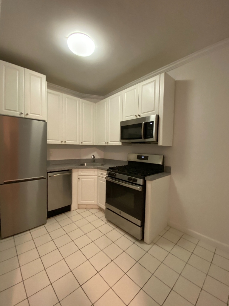 516 East 80th Street - Photo 5