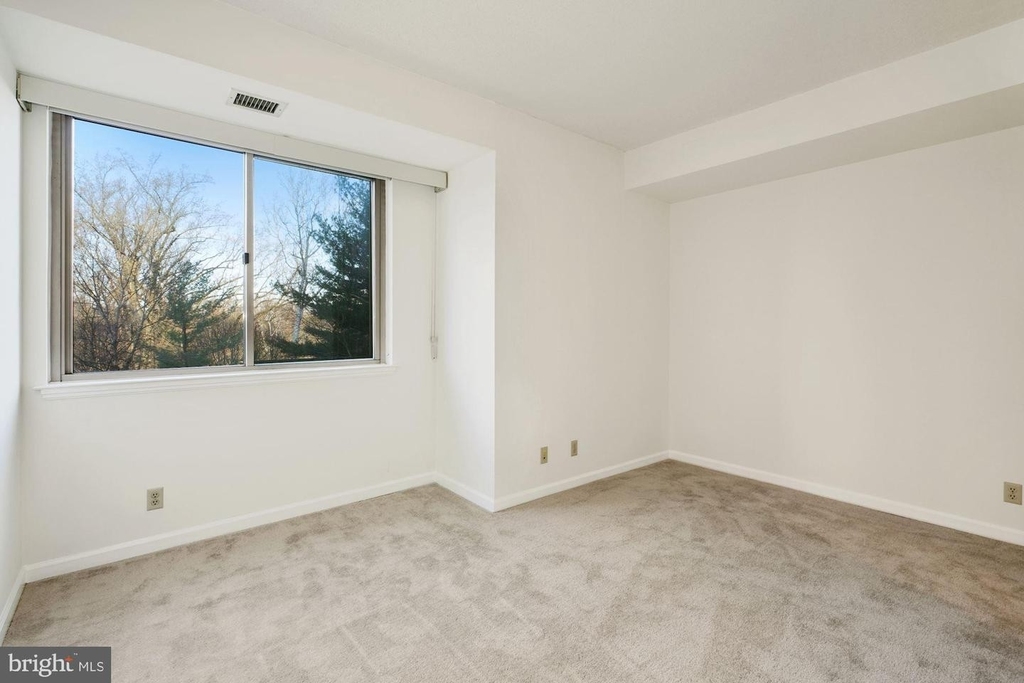 5600 Wisconsin Ave #501 - Photo 20