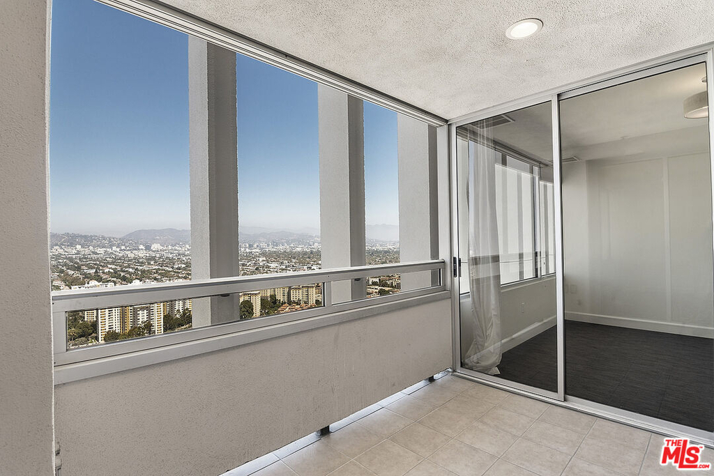 5670 Wilshire Blvd - Photo 8